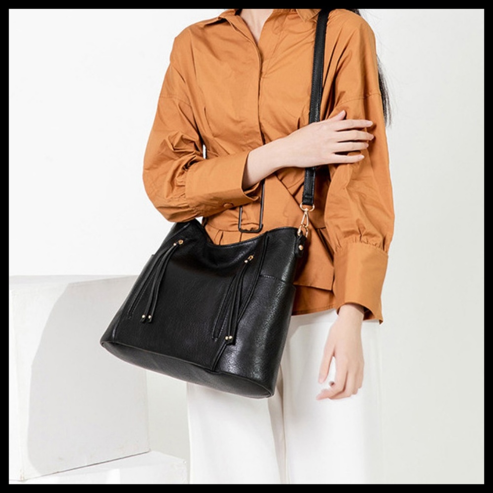 #NEW LISBON Hobo Crossbody B - Picture 7 of 8